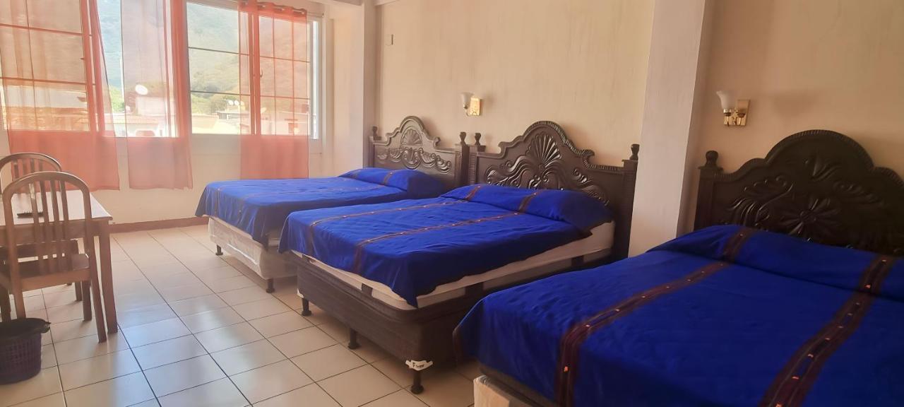 Hotel Chaparral Panajachel Eksteriør bilde